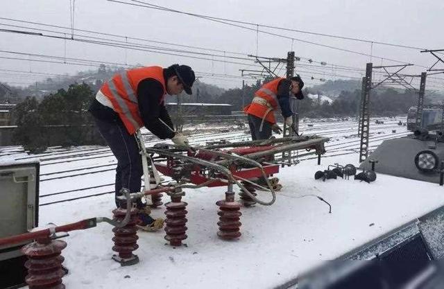 一场大雪，让我国疯狂建造高铁！今年大雪，绿皮火车却是主场？,一场大雪，让我国疯狂建造高铁！今年大雪，绿皮火车却是主场？,第7张