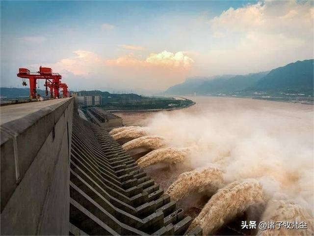 三峡大坝建成17年，已经淤积18亿吨泥沙，最终会导致什么后果？,三峡大坝建成17年，已经淤积18亿吨泥沙，最终会导致什么后果？,第9张