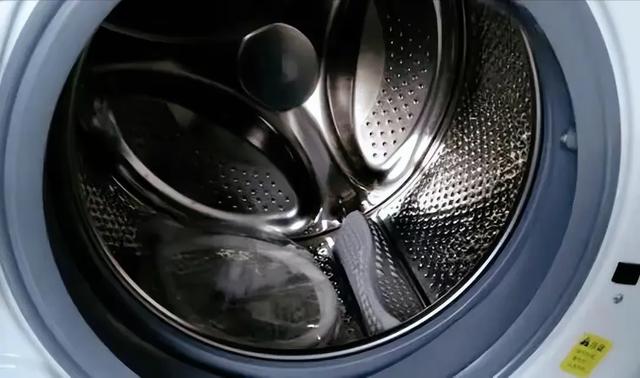 曾经风靡一时的“滚筒洗衣机”为何如今跌落神坛了？你还在用吗？,曾经风靡一时的“滚筒洗衣机”为何如今跌落神坛了？你还在用吗？,第4张