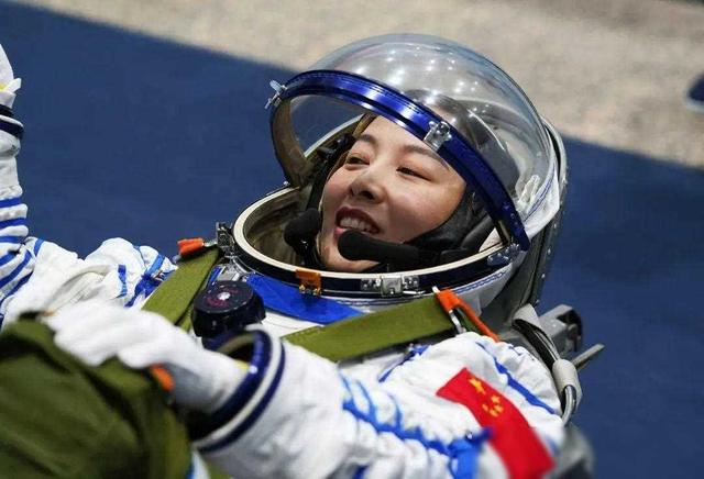神舟十八号已待命：航天员已经选定，王亚平或无缘这次飞行任务？,神舟十八号已待命：航天员已经选定，王亚平或无缘这次飞行任务？,第4张