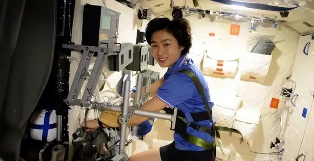 女宇航员在太空是如何生活的？说出来你可能不信,女宇航员在太空是如何生活的？说出来你可能不信,第39张