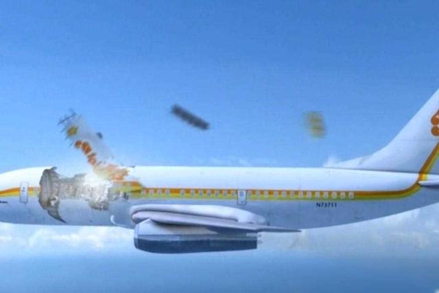 1988年，一架飞机在7500米高空突然裂开，空姐被大风吹走,1988年，一架飞机在7500米高空突然裂开，空姐被大风吹走,第3张