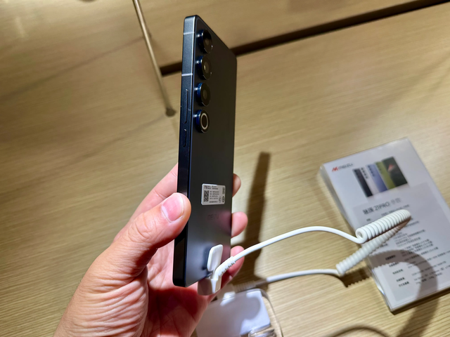 短评魅族21 Pro：又是一款叛逆的“神机”，聊聊4999元值不值,短评魅族21 Pro：又是一款叛逆的“神机”，聊聊4999元值不值,第4张
