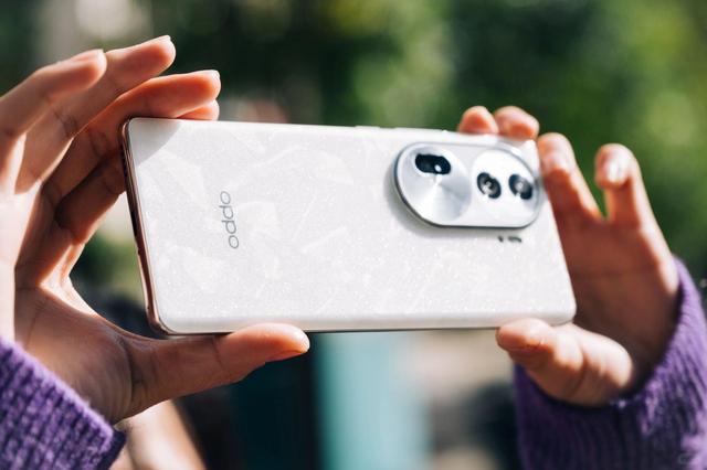 OPPO Reno11，两千价位的天玑人像特长新时代,OPPO Reno11，两千价位的天玑人像特长新时代,第3张
