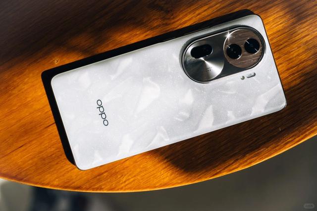 OPPO Reno11，两千价位的天玑人像特长新时代,OPPO Reno11，两千价位的天玑人像特长新时代,第6张