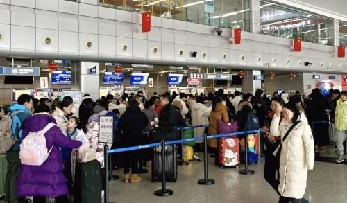 再创历史新高 长白山机场单月旅客吞吐量超15万人次,再创历史新高 长白山机场单月旅客吞吐量超15万人次,第2张