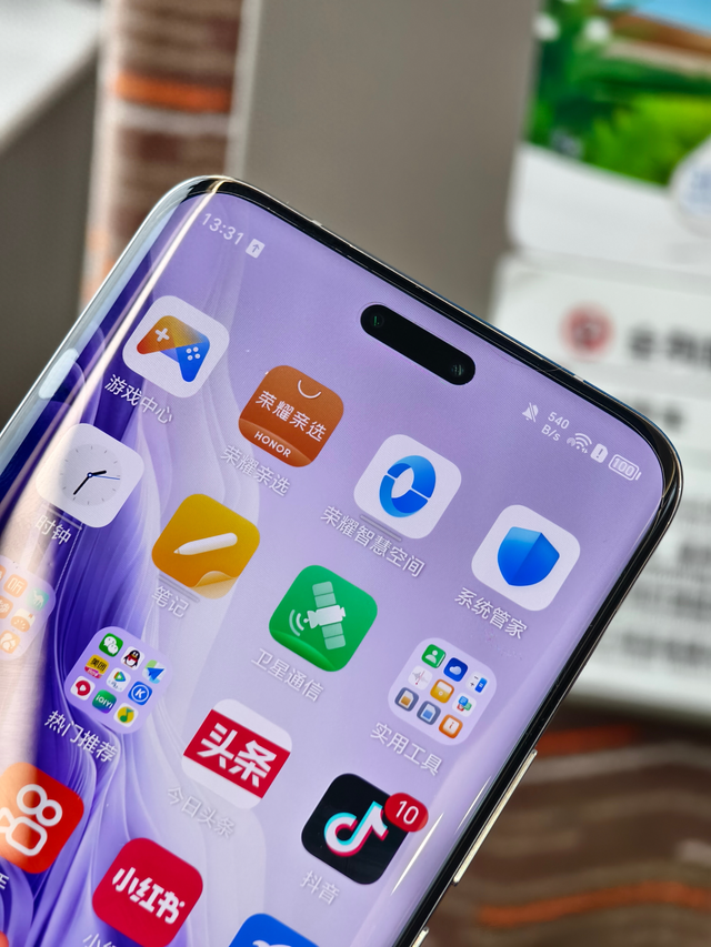 为什么手机电池不喜欢100%的饱和状态？怎样给手机充电才更合理？