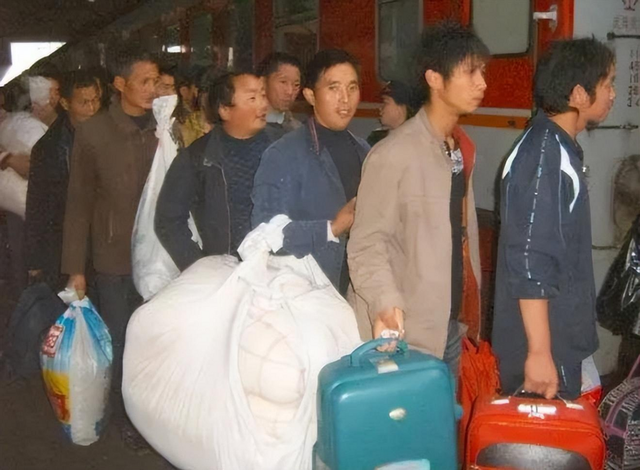 一夜亏光千万！华强北“手机王子”变疯癫流浪汉，他经历了什么？,一夜亏光千万！华强北“手机王子”变疯癫流浪汉，他经历了什么？,第5张