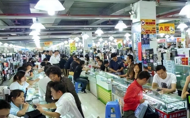 一夜亏光千万！华强北“手机王子”变疯癫流浪汉，他经历了什么？,一夜亏光千万！华强北“手机王子”变疯癫流浪汉，他经历了什么？,第7张