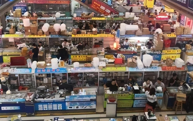 一夜亏光千万！华强北“手机王子”变疯癫流浪汉，他经历了什么？,一夜亏光千万！华强北“手机王子”变疯癫流浪汉，他经历了什么？,第13张