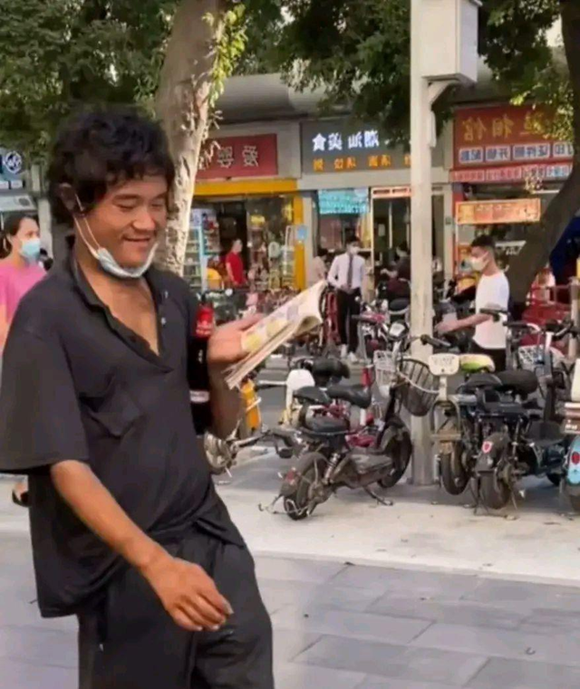 一夜亏光千万！华强北“手机王子”变疯癫流浪汉，他经历了什么？,一夜亏光千万！华强北“手机王子”变疯癫流浪汉，他经历了什么？,第25张