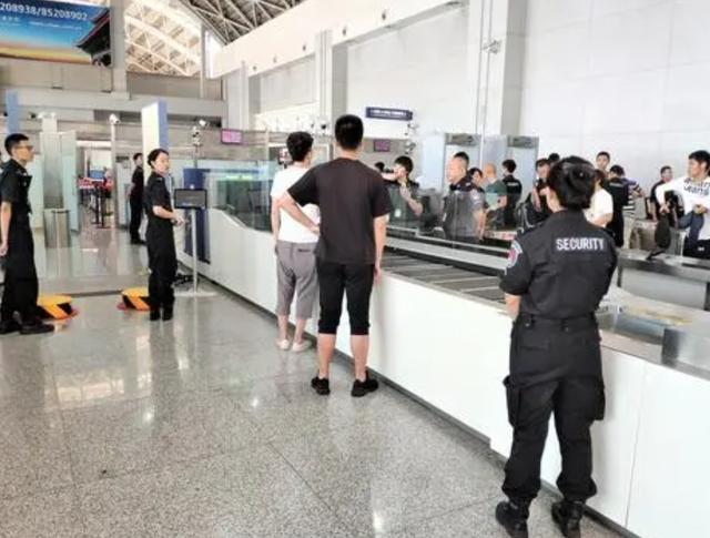 机场安全员提醒：这三样东西可以带上飞机，好多人不懂偷偷扔掉了,机场安全员提醒：这三样东西可以带上飞机，好多人不懂偷偷扔掉了,第2张