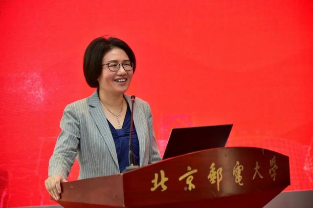 一个“傻乎乎”的女孩来到华为，23年后，她成了华为的大功臣,一个“傻乎乎”的女孩来到华为，23年后，她成了华为的大功臣,第3张