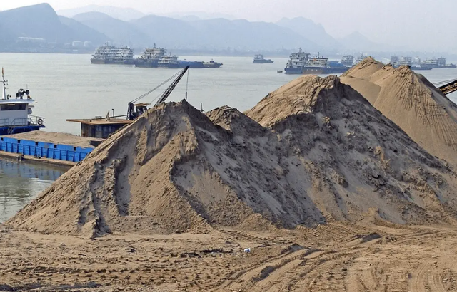 三峡大坝建成至今，已经淤积18亿吨泥沙，为何不用抽沙船把它抽走,三峡大坝建成至今，已经淤积18亿吨泥沙，为何不用抽沙船把它抽走,第13张