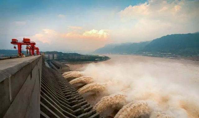 三峡水库放水了！水位降低到150米，为何汛期要放水？,三峡水库放水了！水位降低到150米，为何汛期要放水？,第9张