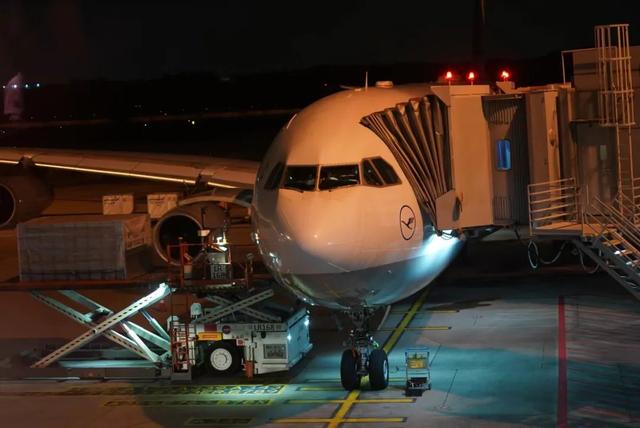 【长空之上】老当益壮：汉莎航空A340飞行体验,【长空之上】老当益壮：汉莎航空A340飞行体验,第10张