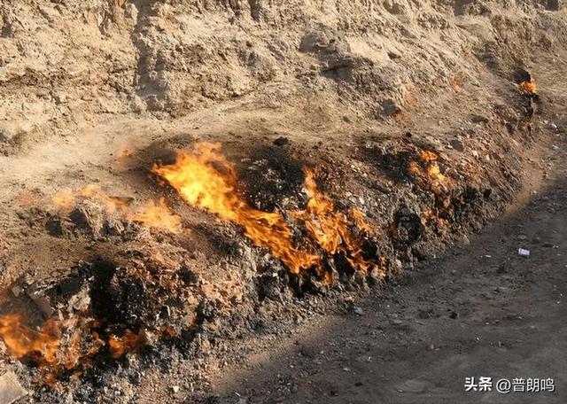 贺兰山煤层已燃烧300年，每年净损10亿，白烧亿吨煤，为何不灭？,贺兰山煤层已燃烧300年，每年净损10亿，白烧亿吨煤，为何不灭？,第8张