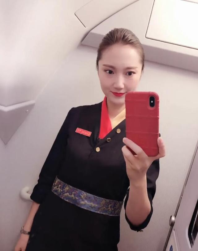 探秘：成都空姐追爱头等舱乘客，成婚六年如今状况如何？,探秘：成都空姐追爱头等舱乘客，成婚六年如今状况如何？,第2张