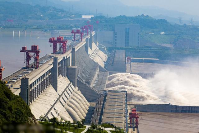 三峡大坝建成18年，竟已经淤积20亿吨泥沙！最终会导致什么后果？,三峡大坝建成18年，竟已经淤积20亿吨泥沙！最终会导致什么后果？,第2张