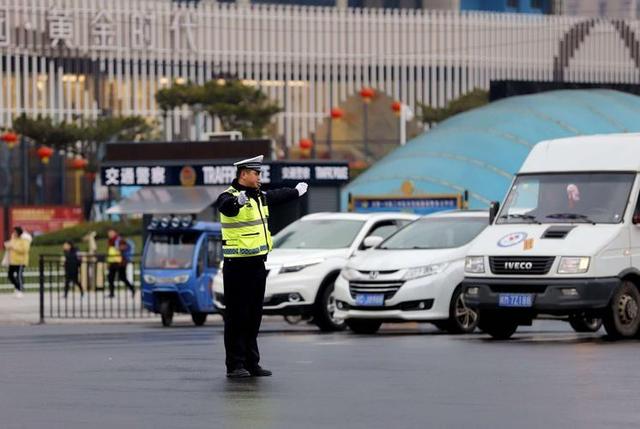 拆除“电子警察”？一年3000亿的罚款，“为罚而设”何时停止？,拆除“电子警察”？一年3000亿的罚款，“为罚而设”何时停止？,第7张