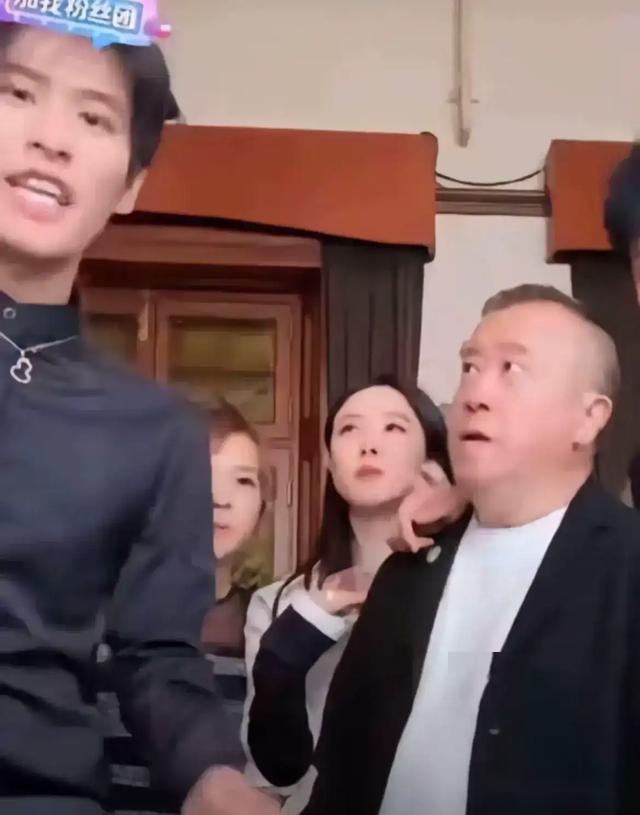 曾志伟当了一辈子演员却被大小杨哥狠狠上了一课这次真的晚节不保,曾志伟当了一辈子演员却被大小杨哥狠狠上了一课这次真的晚节不保,第20张