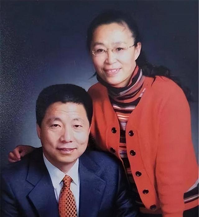 杨利伟的妻子，容貌秀丽！和婆婆是同事，被一眼看上当儿媳妇,杨利伟的妻子，容貌秀丽！和婆婆是同事，被一眼看上当儿媳妇,第7张