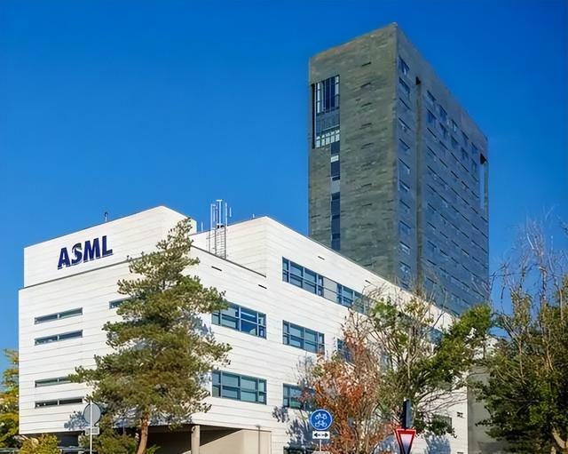 荷兰正式宣布，光刻机禁令再次升级，ASML：我们太自以为是了,荷兰正式宣布，光刻机禁令再次升级，ASML：我们太自以为是了,第2张