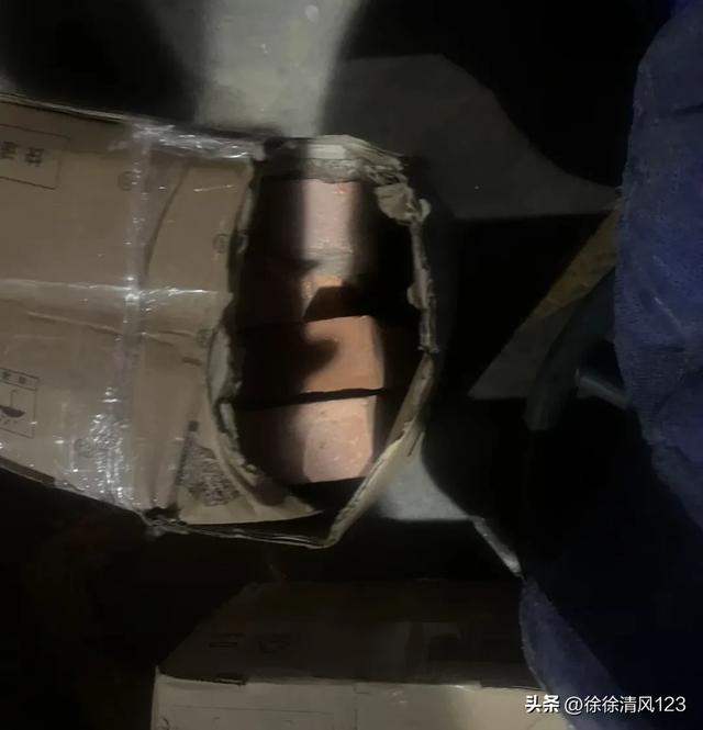 笑死了，快递员抱怨网友啥都买，不管自己死活。,笑死了，快递员抱怨网友啥都买，不管自己死活。,第2张