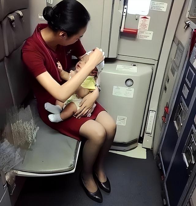 飞机上的“隐藏服务”，只要你肯开口，空姐一般都能满足你,飞机上的“隐藏服务”，只要你肯开口，空姐一般都能满足你,第19张
