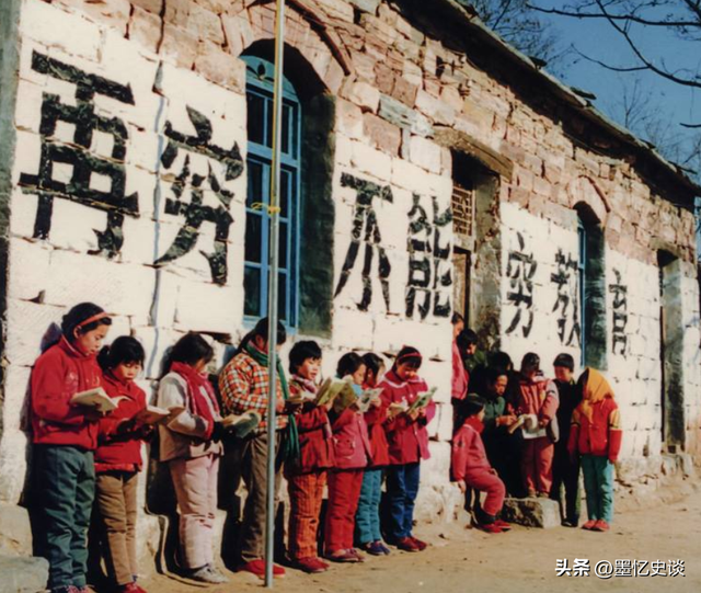 19年为凑钱上学，甘肃农村女孩给马云寄母鸡，遭拒后竟一哭成名,19年为凑钱上学，甘肃农村女孩给马云寄母鸡，遭拒后竟一哭成名,第5张