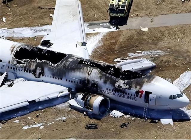 1988年，一架飞机在7500米高空突然开裂，空姐被风吹走后来如何？,1988年，一架飞机在7500米高空突然开裂，空姐被风吹走后来如何？,第3张