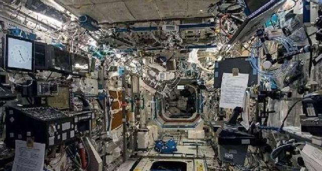 这才是国际空间站的真实生活：臭气熏天、藏污纳垢、充斥死皮细胞,这才是国际空间站的真实生活：臭气熏天、藏污纳垢、充斥死皮细胞,第4张