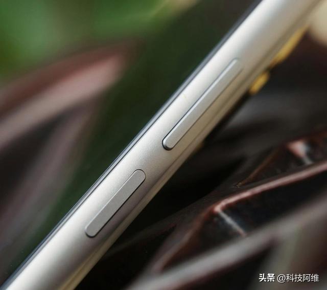 荣耀继续“内卷”，12GB+256GB跌至1278元，一亿像素+四网协同,荣耀继续“内卷”，12GB+256GB跌至1278元，一亿像素+四网协同,第5张