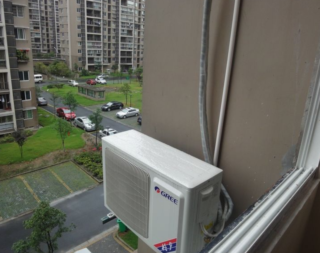 空调外机日晒雨淋，要不要用盖子遮挡？先听听专业师傅怎么说,空调外机日晒雨淋，要不要用盖子遮挡？先听听专业师傅怎么说,第2张