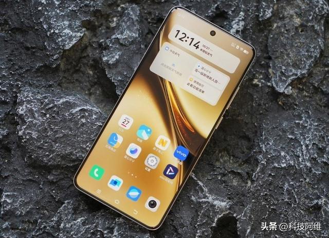 16GB+1TB+100倍变焦，发布六个月突降1201元，高端旗舰加速退场,16GB+1TB+100倍变焦，发布六个月突降1201元，高端旗舰加速退场,第2张