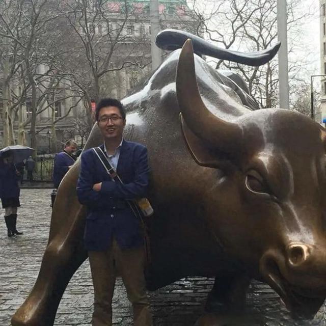 山东草根小伙，将女装卖到全球，如今身价400亿，国内却鲜有人知