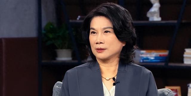 停职审查风波三个月后，董明珠再因间谍言论被批，已卸任格力总裁