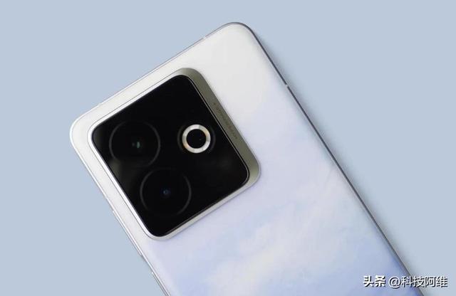 12GB+256GB+骁龙8至尊版，现已跌至2387元，堪称行业“新卷王”,12GB+256GB+骁龙8至尊版，现已跌至2387元，堪称行业“新卷王”,第5张