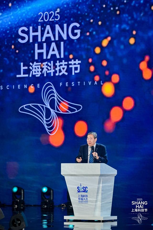 蒲慕明院士：未来数十年 会用AI的人取代不会用AI的人